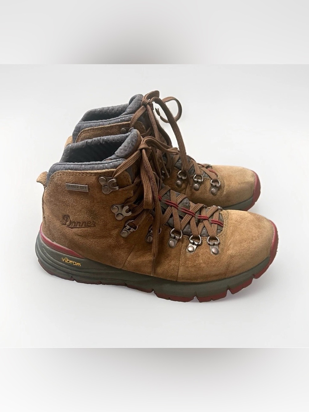 Danner Hiking Boots Mountain 600 Women’s 7.5 Brown Suede Waterproof  Vibram Gorp